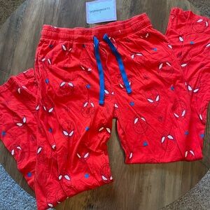 Marvel Red Star-Patterned Shorts